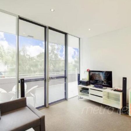 Sun-Drenched 3 Bedroom Apartment In Turrella Mascot Exterior photo