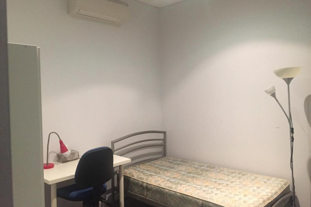 Sun-Drenched 3 Bedroom Apartment In Turrella Mascot Exterior photo